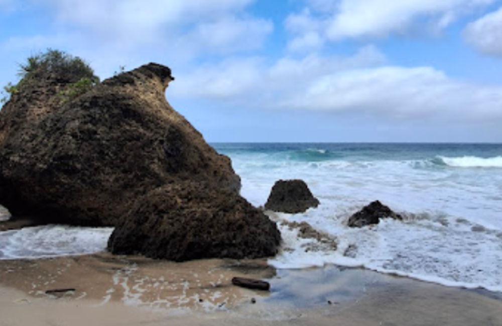 Pantai Ngelinci Tulungagung.