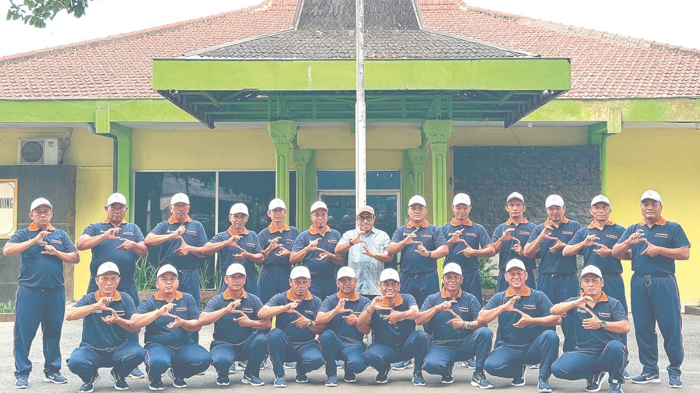 GM PG Modjopanggoong, Sugiyanto (tengah), saat memberi arahan khusus sebelum berangkat mengikuti Gerak Jalan Kreasi Napak Tilas Ketandan-Bonorowo.