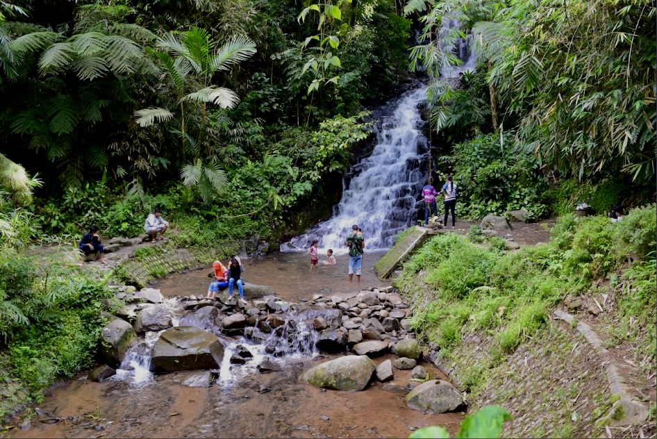 Air terjun Irenggolo yang terletak di kawasan pegunungan Wilis, Dusun Besuki.