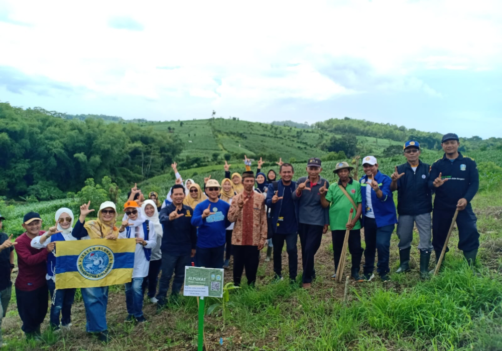 KOMPAK: Kolaboraksi berbagai elemen untuk menghijaukan gunung Tulungagung