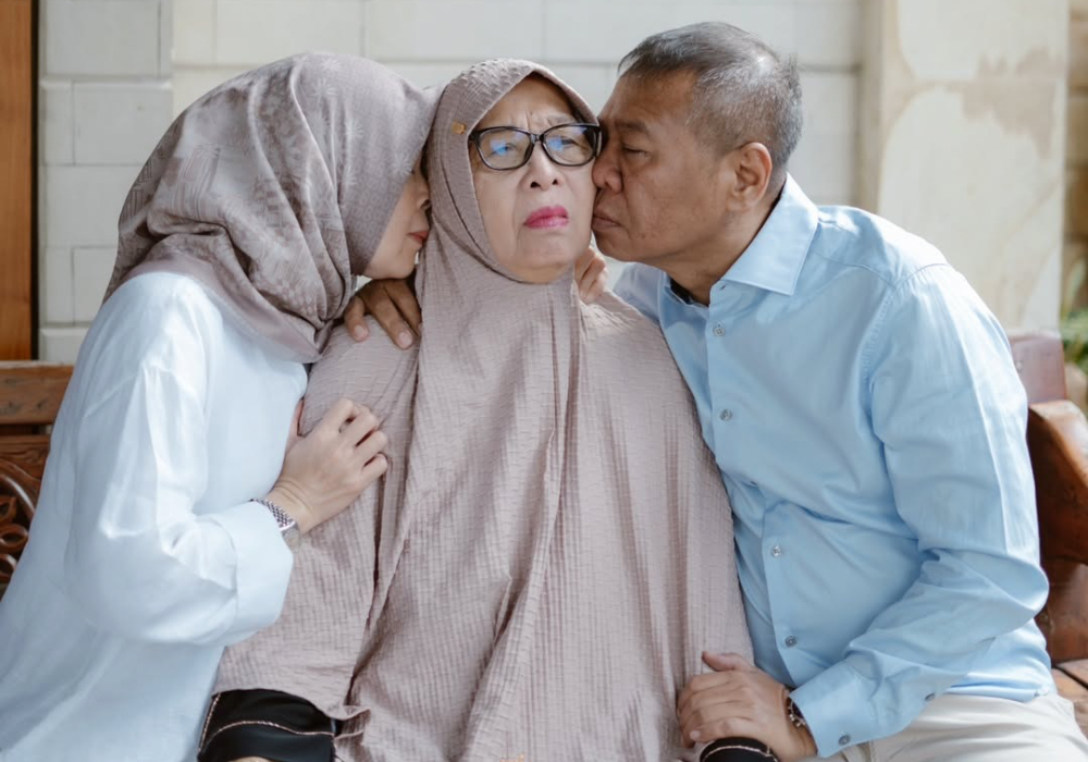 KOMPAK: Gatut Sunu Wibowo (kanan) dan Endang Dwi Retnowati Gatut Sunu (kiri) mempunyai pesan masing-masing pada momen hari ibu.