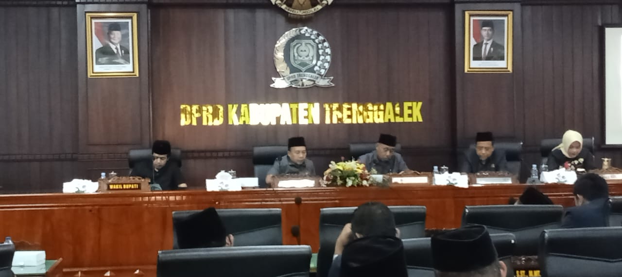 SEMANGAT: Legislatif menggelar rapat paripurna. Ini untuk menindaklanjuti hasil pilkada 2024