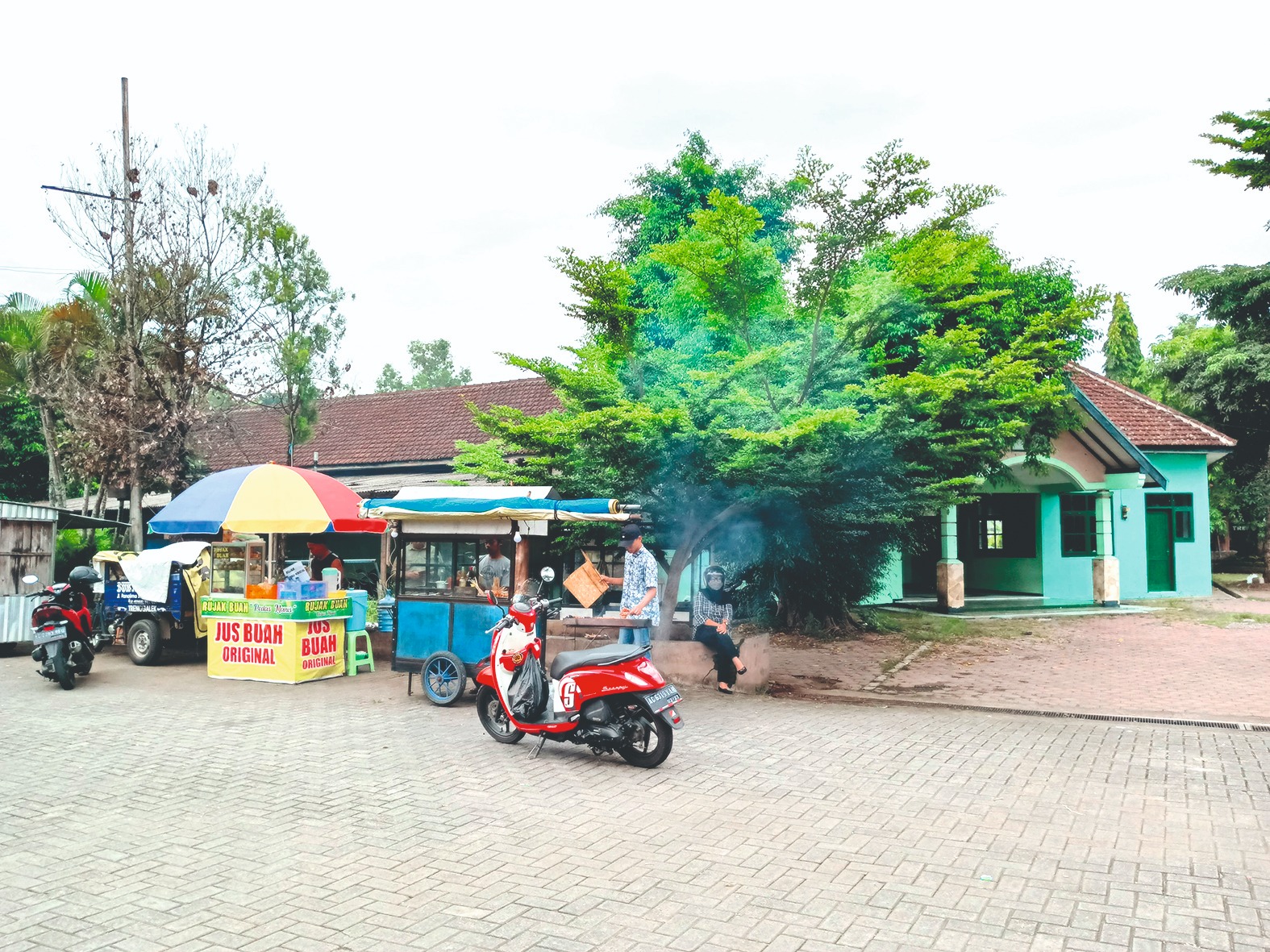 MANGKRAK: Kolam renang Tirta Jwalita kian memperihatinkan. pihak terkait terus berupaya mencarikan solusi.