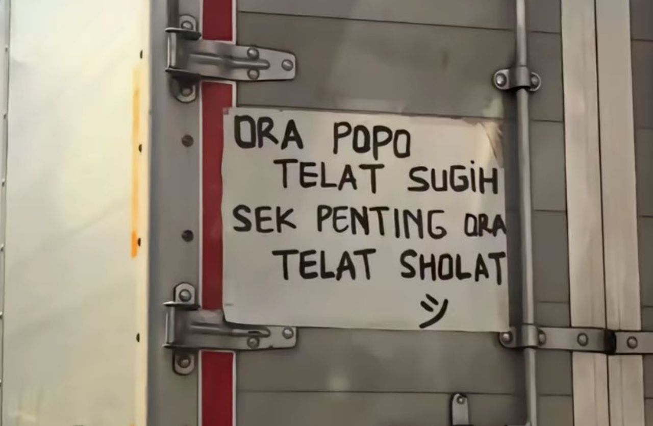 Ora popo telat sugih, sek penting ora telat sholat
