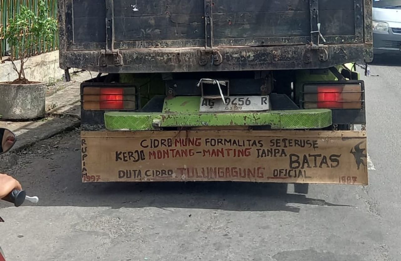 Cidro mung formalitas seteruse kerjo montang-manting tanpa batas