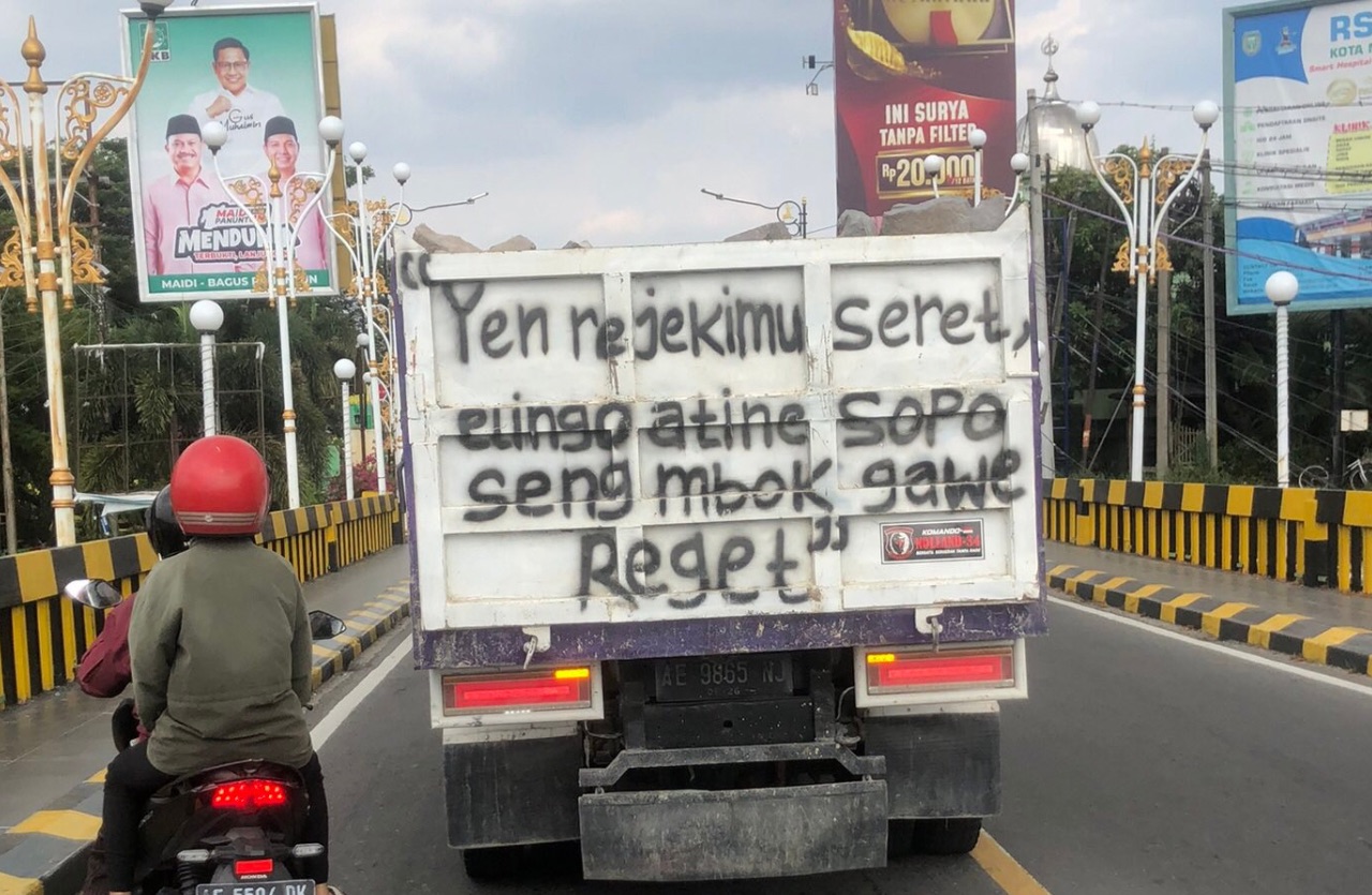 Yen rejekimu seret, elingo atine sopo seng mbok gawe reget