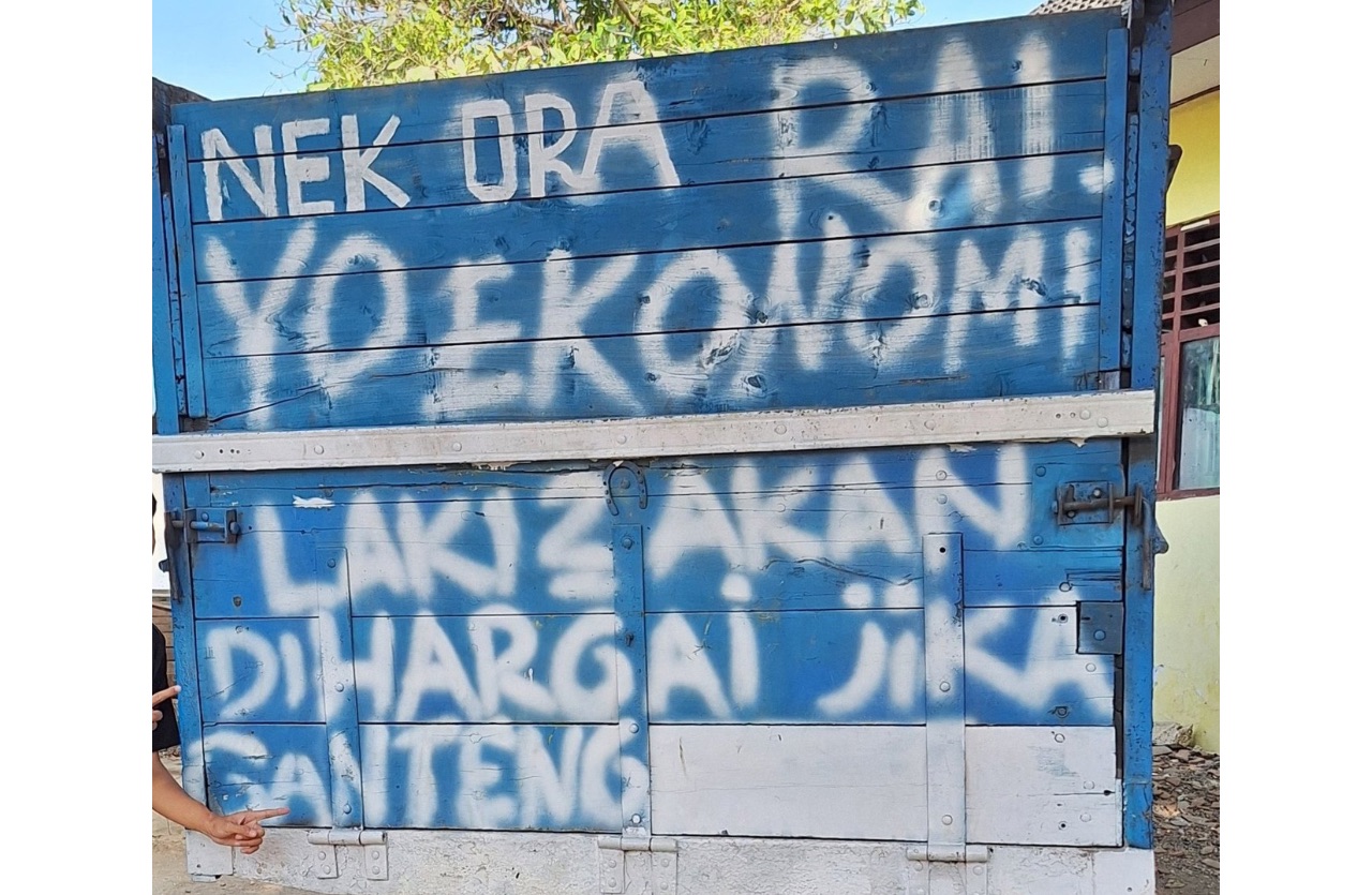 Nek ora rai, yo ekonomi. Laki-laki akan dihargai jika ganteng