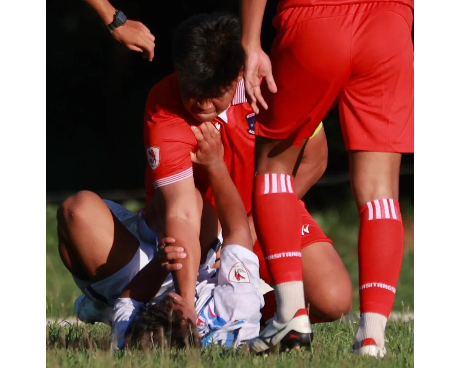 Aksi mencekik terjadi pada pertandingan sepak bola laga Persitangsel vs Raga Negeri