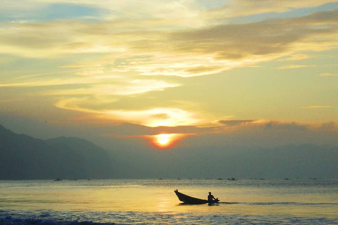 Surga matahari terbit di pantai sine Tulungagung