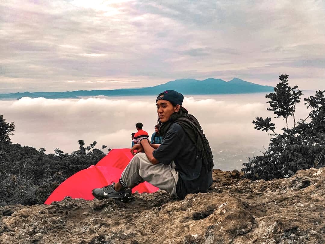 Ingin berkemah tetapi malas mendaki, gunung budheg jadi solusi bagi kalian