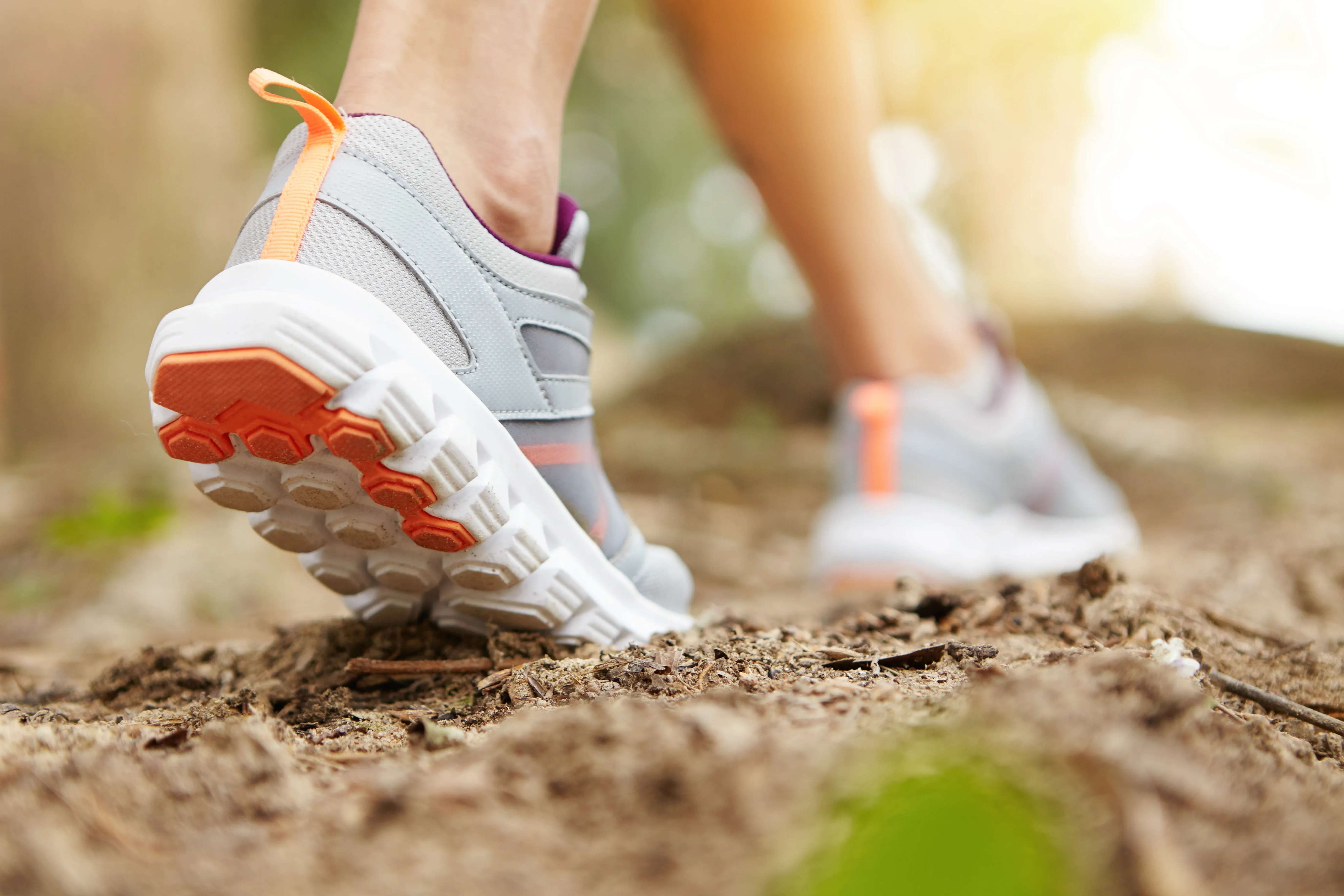 Salah satu jenis sepatu trail run di pasaran (julo.co.id)