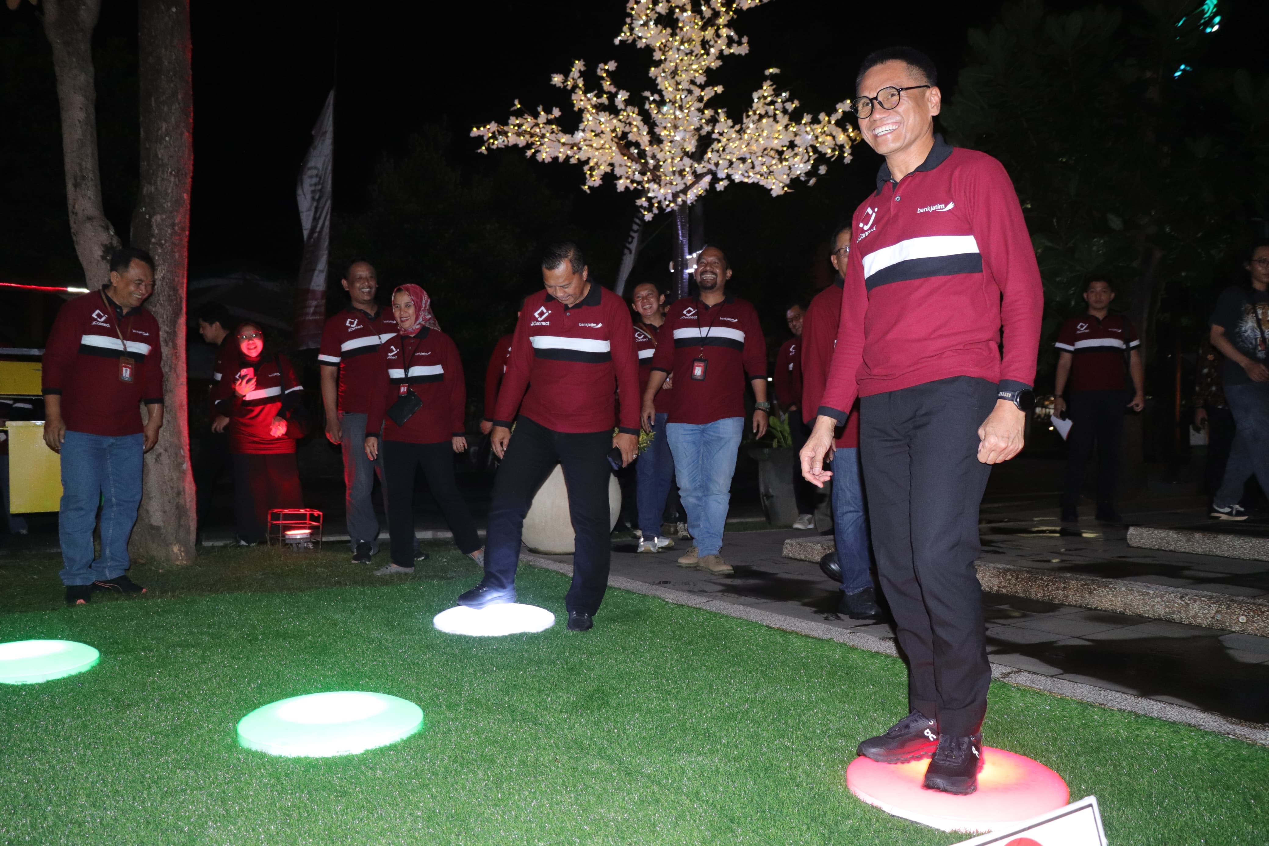 Dapat dana CSR dari Bank Jatim, Pj Bupati Tulungagung apresiasi tampilan baru Alun-Alun Tulungagung