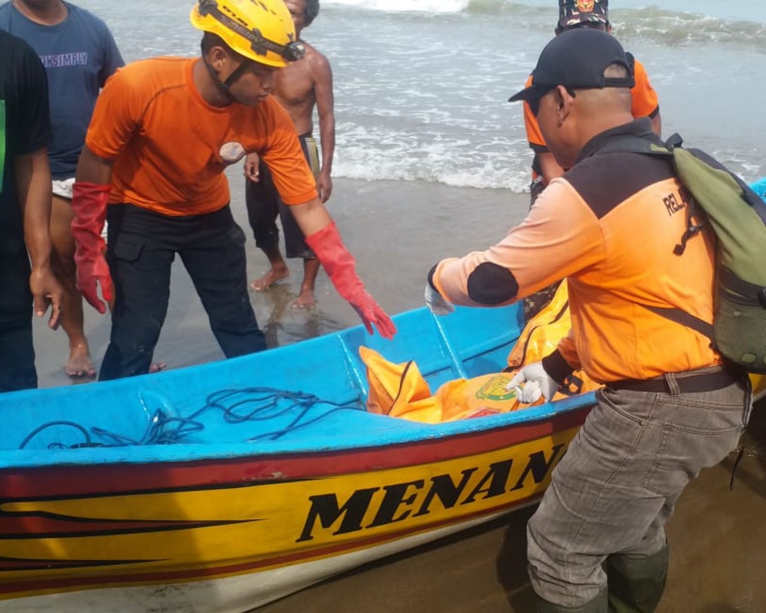 Penjual bakso asal Blitar hilang terseret arus sungai berhasil ditemukan pada Rabu (19/02)