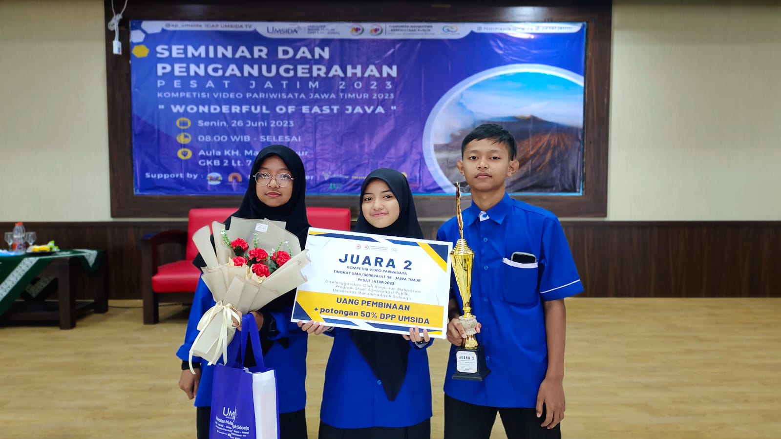Firli saat meraih juara 2 dalam Lomba Video Pariwisata Se-Jatim