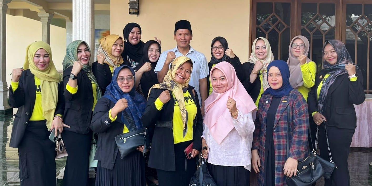 SINERGIS : Pengurus dan anggota HWPMI bersama Gatut Sunu dan Ahmad Baharudin.