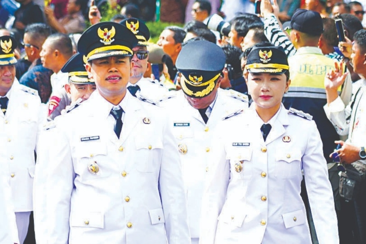 Wali Kota Blitar Syauqul Muhibbin dan Wawali Elim Tyu Samba saat dilantik pada Kamis (20/2)