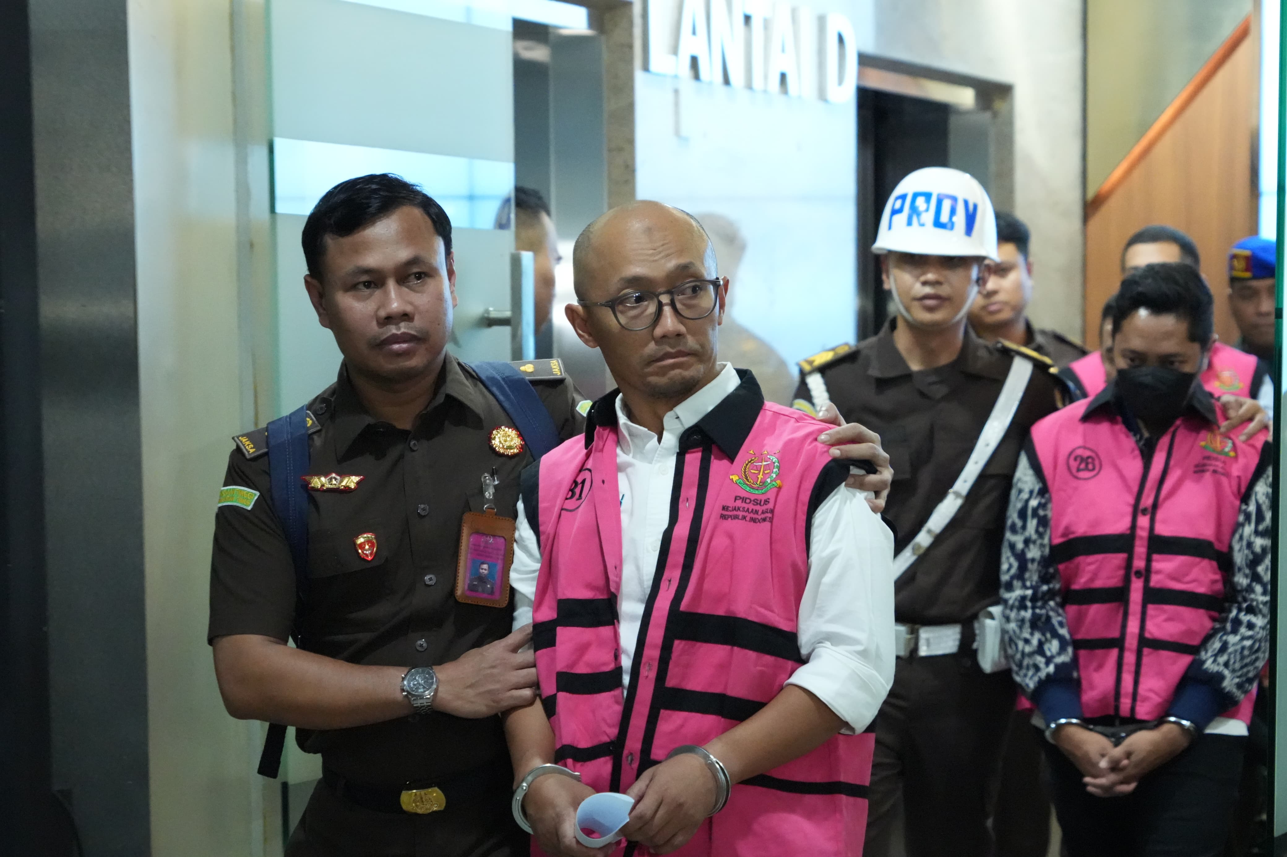 Korupsi dan Praktik Mafia Migas