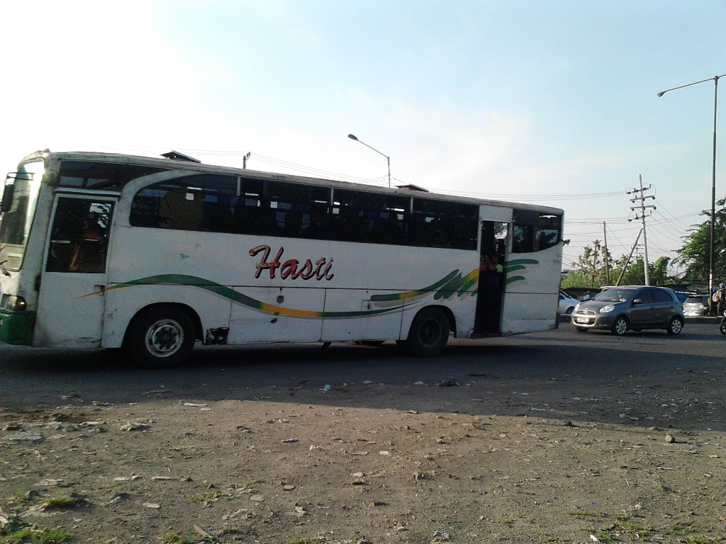Salah satu unit bus Hasti saat masih nrayek. (busmaniax.blogspot.com)