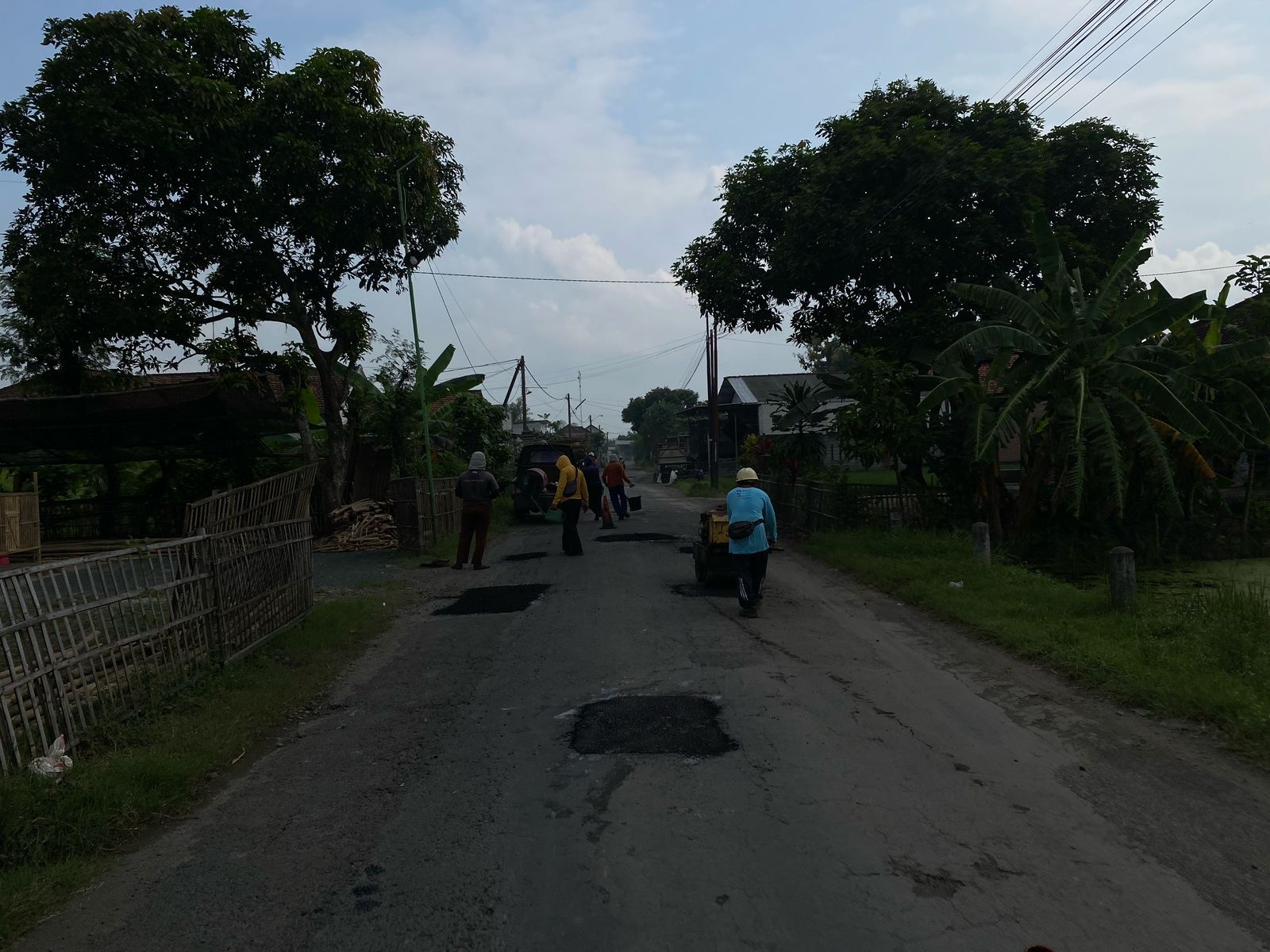 Perbaikan di salah satu jalan kabupaten Tulungagung
