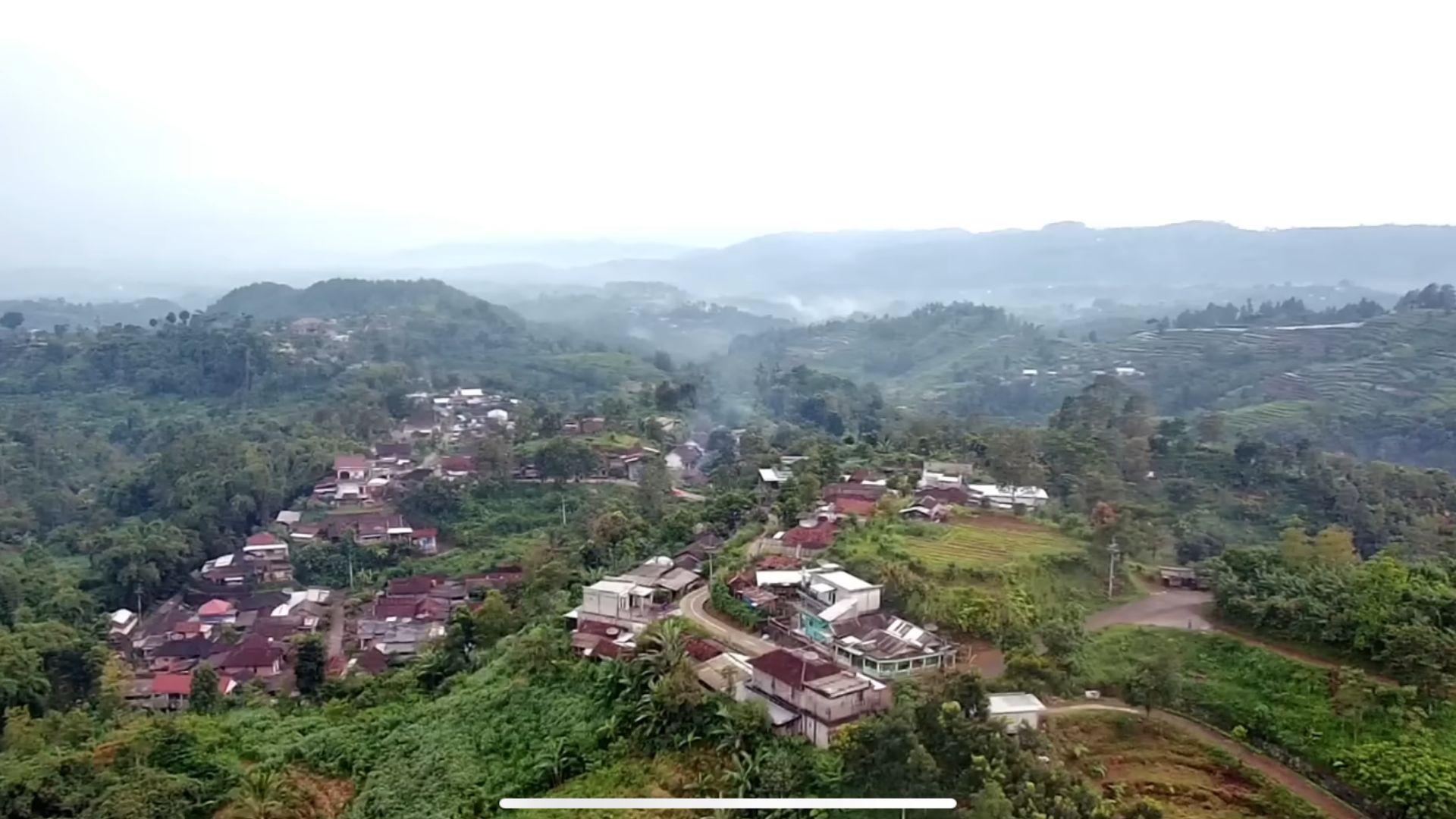 Tampak dari atas Desa Geger, Kecamatan Sendang