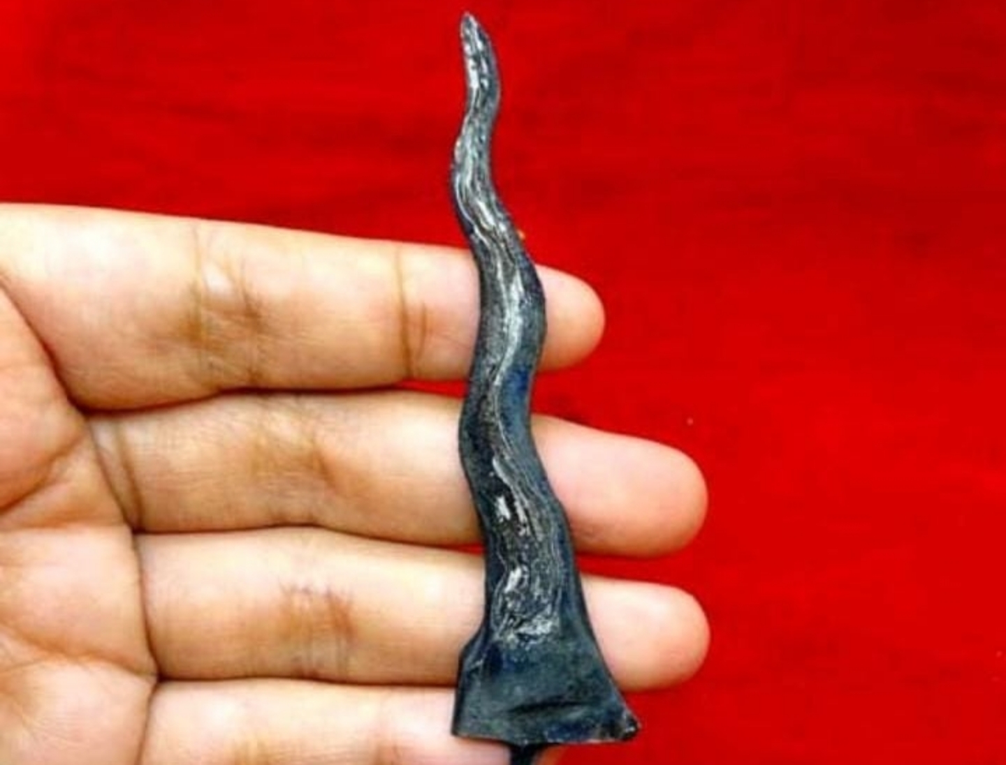 Salah satu keris cundrik di masyarakat. (ISTIMEWA)