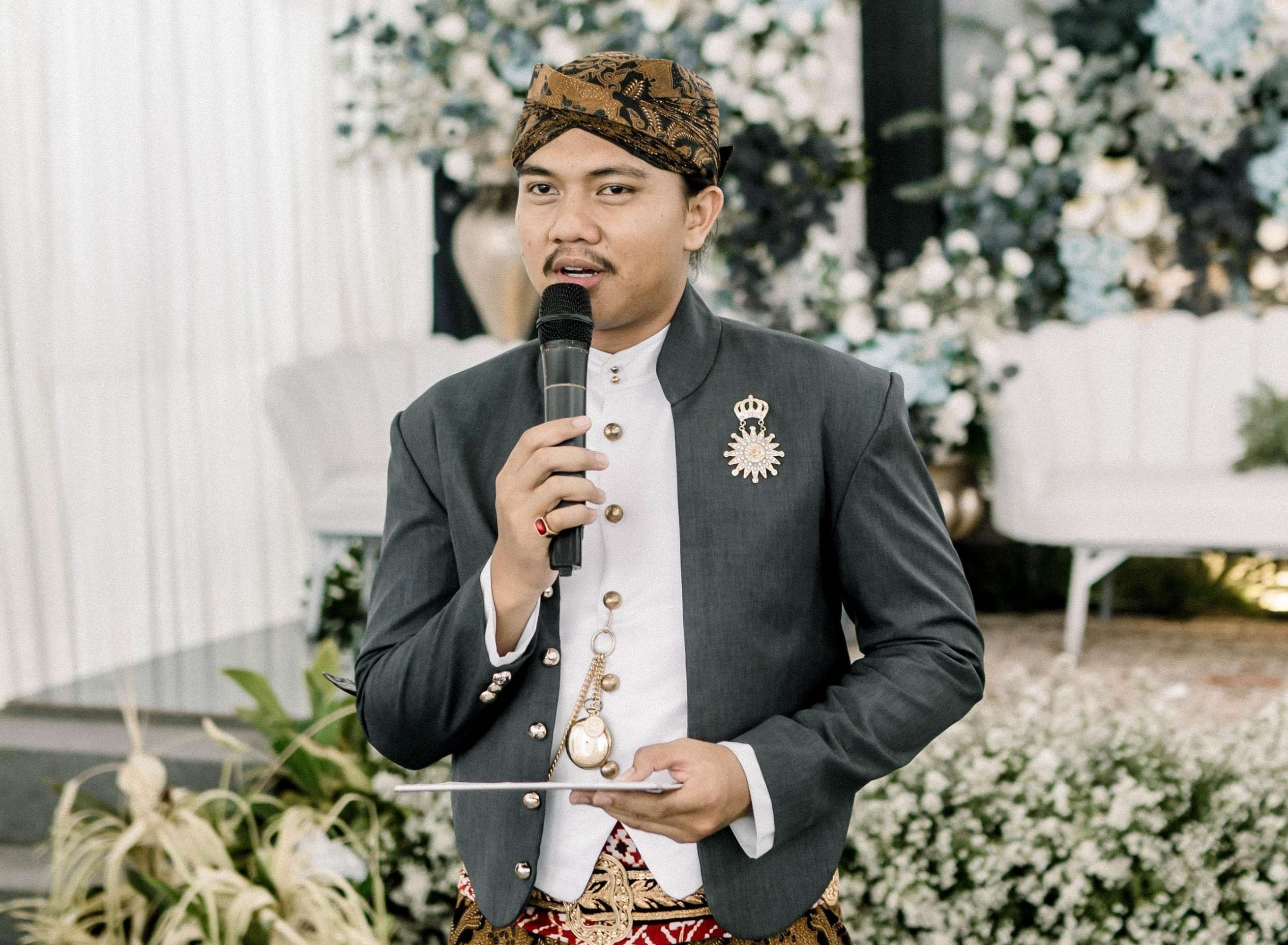 Abim Triyana serius menggeluti dunia MC Jawa di Tulungagung (DOK PRIBADI)