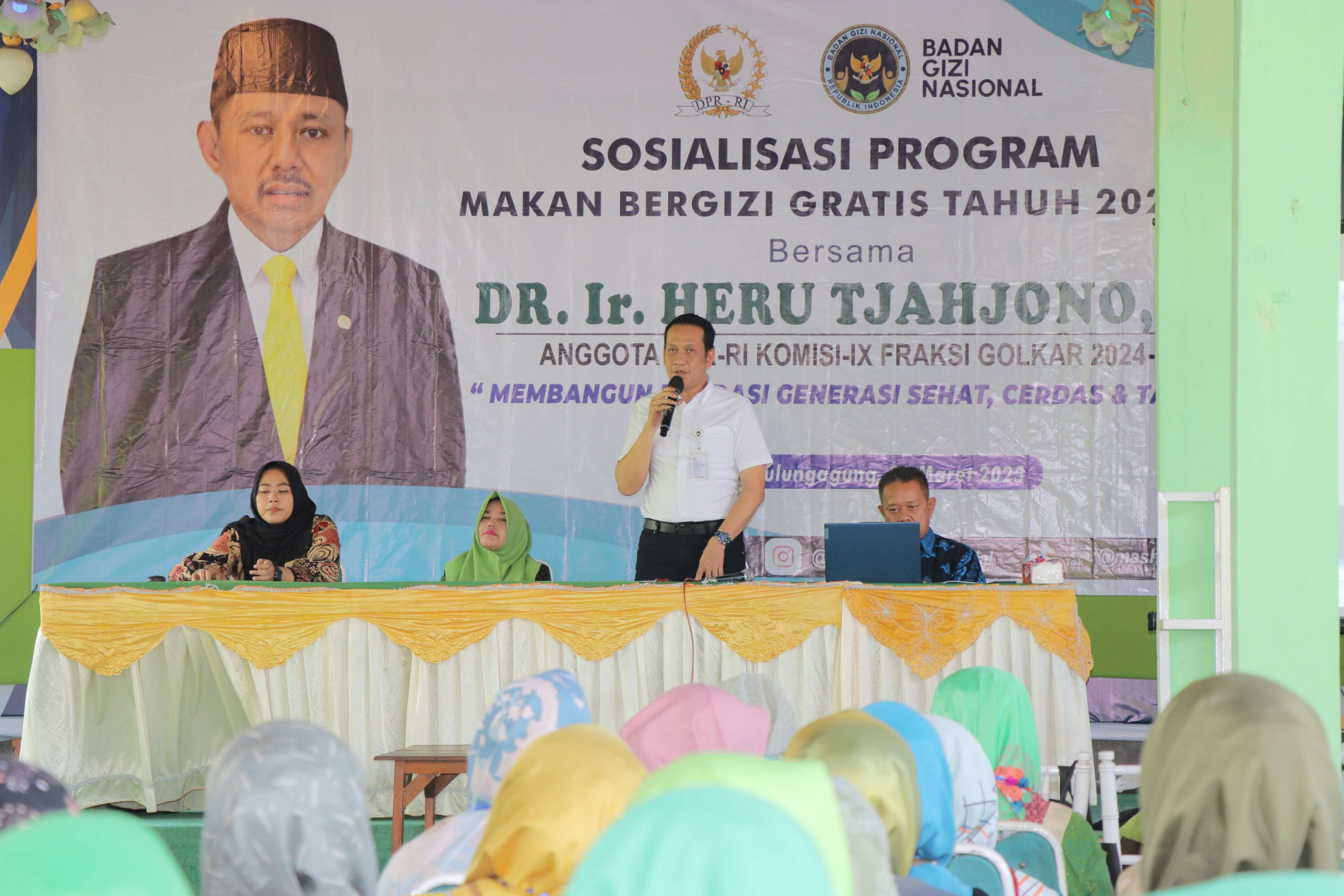 Suasana sosialisasi MBG yang digelar Heru Tjahjono di Nirwana Bambu, Desa Kalangan, Kecamatan Ngunut, Tulungagung (YOGA DD/RADAR TULUNGAGUNG)