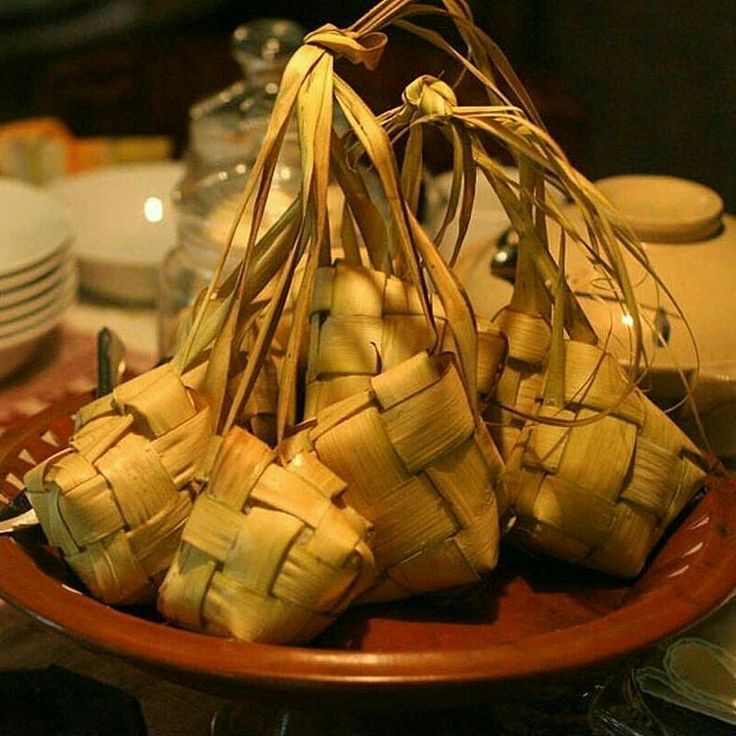 Populer saat lebaran Idul Fitri, berikut asal-usul ketupat