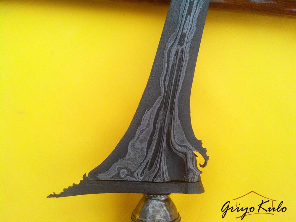 Contoh gambar keris dapur sinom robyong
