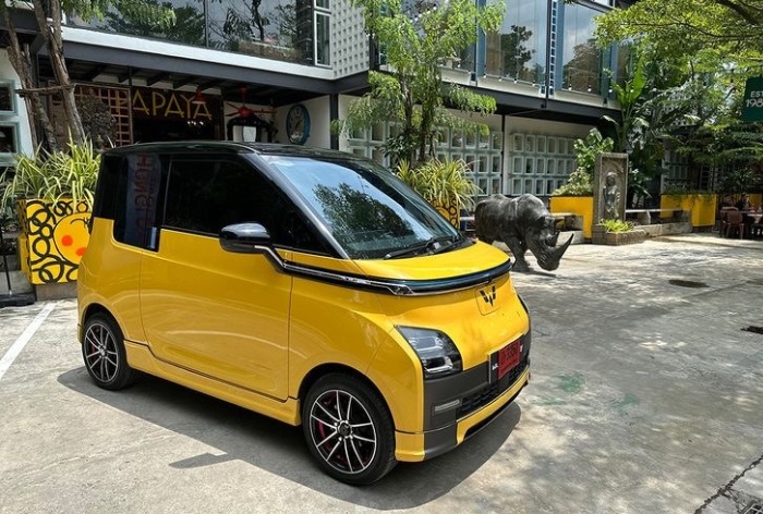 Harga ekonomis dengan desain kompak membuat mobil listrik ini jadi primadona di Tulungagung