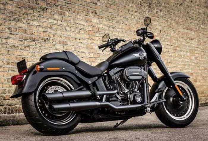Sepeda motor ini punya kemiripan dengan Harley Davidson tetapi harganya lebih murah