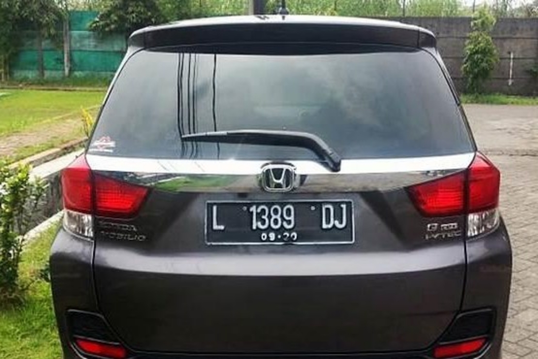 Salah satu mobil dengan pelat nomor Surabaya. (CINTAMOBIL.COM)