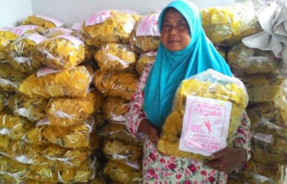 Kerupuk Cap Lombok yang cukup terkenal di Ngunut dan sekitarnya. (WEB DESA KARANGSONO)