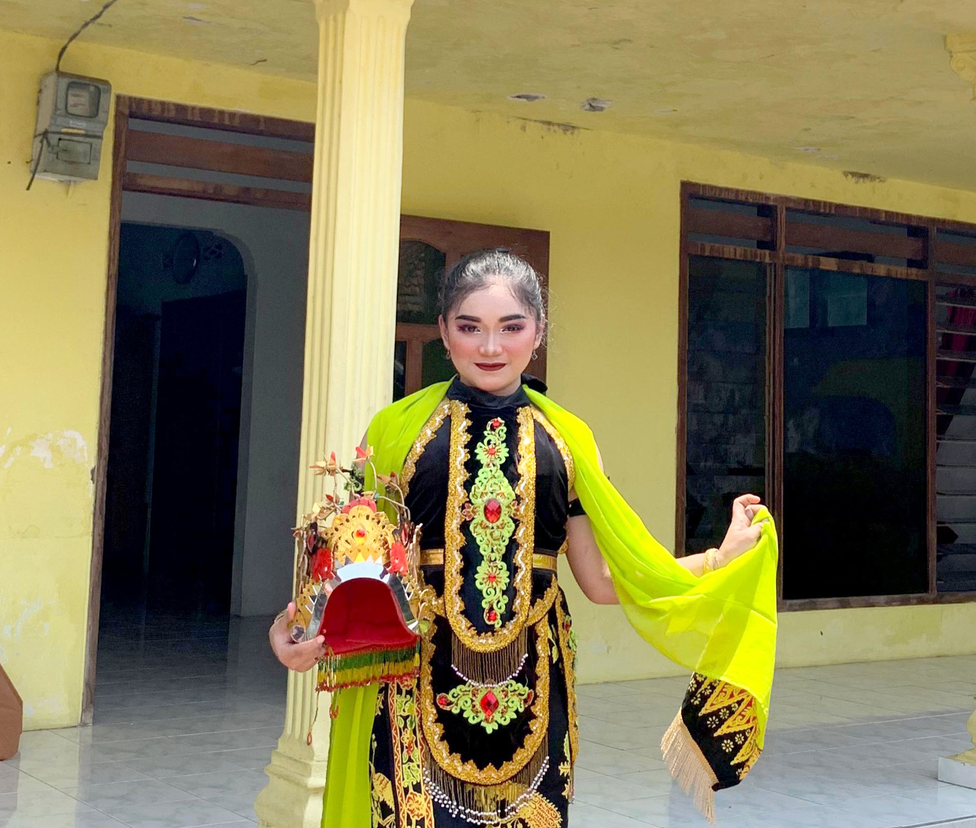 Shelfa begitu mencintai tari tradisional dengan terus mengasah kemampuan.