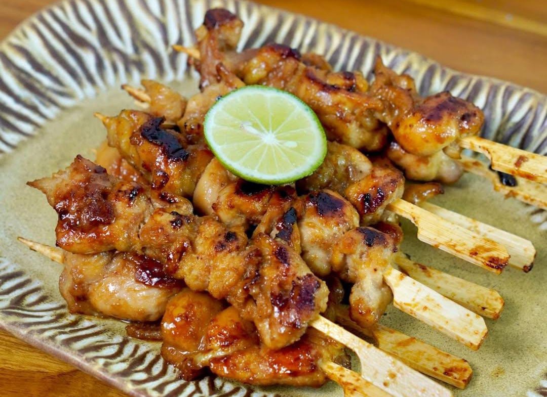 Sate menjadi kuliner yang populer di Indonesia. (EATHESTIC)