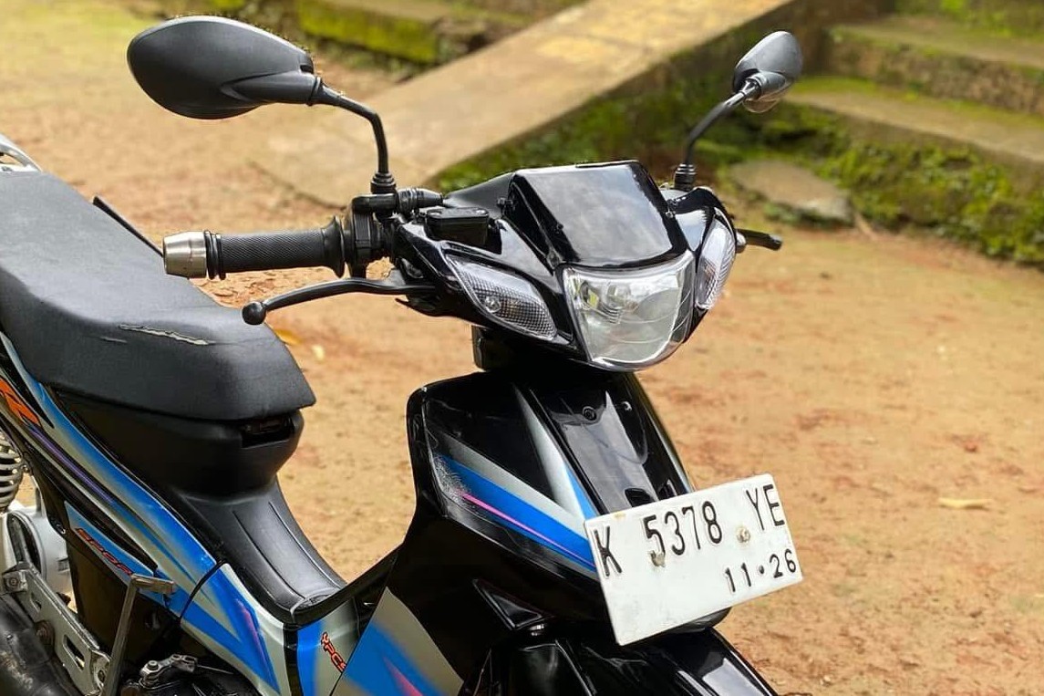 Sebuah sepeda motor dengan pelat nomor K untuk Blora. (FACEBOOK MISBA MISBA)
