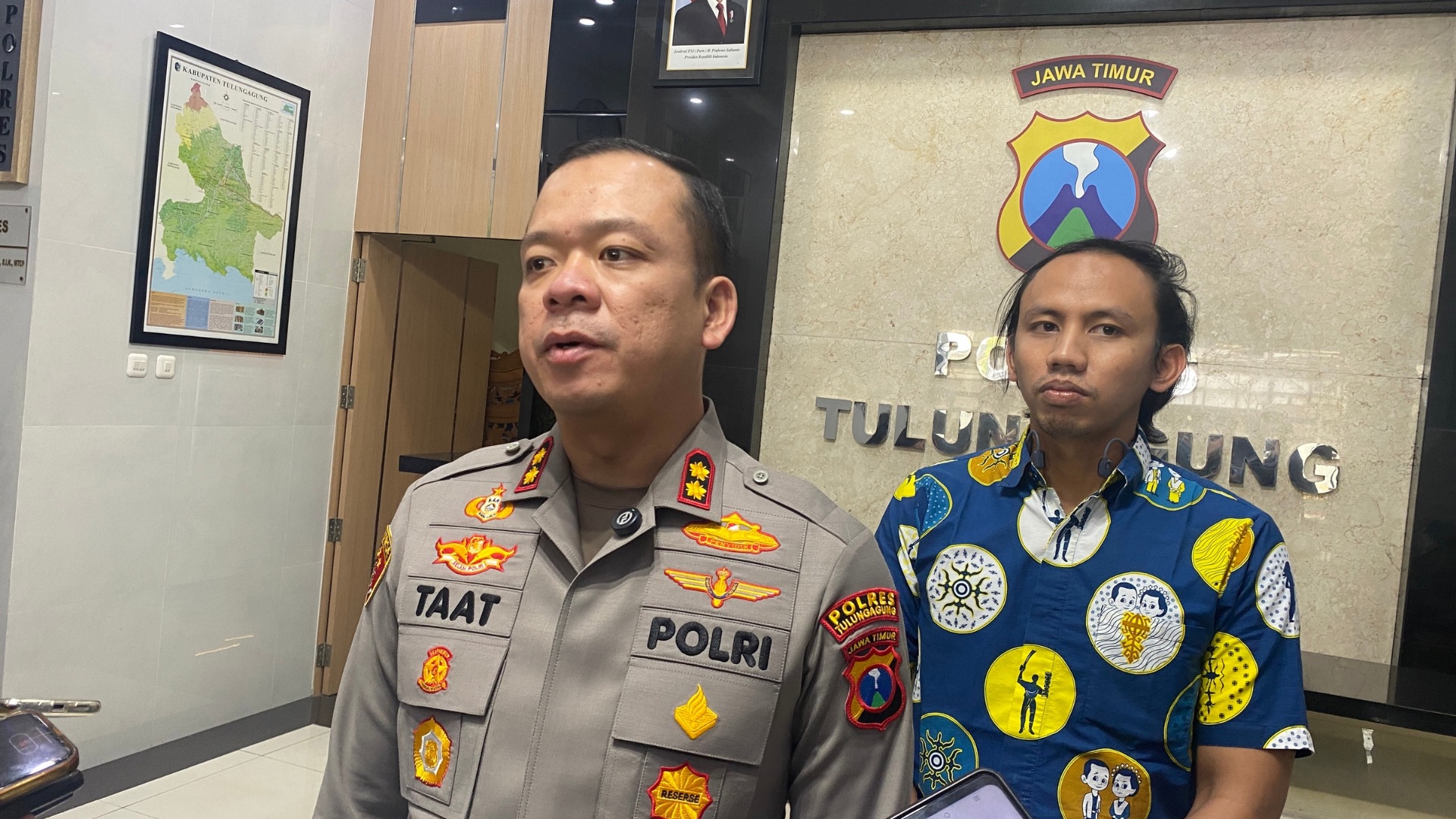 Kapolres Tulungagung AKBP Muhamad Taat Resdi menjelaskan kasus dugaan pencabulan di Ponpes Tulungagung