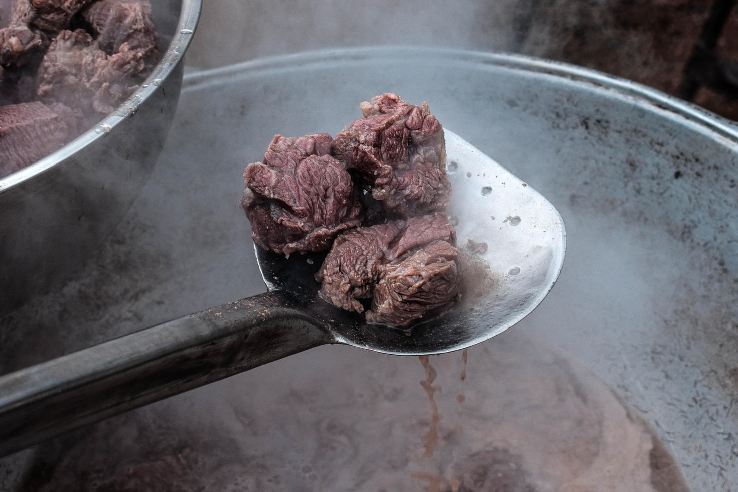 Ada banyak teknik merebus daging agar jadi empuk. (HELLO ITS ME/PIXABAY)