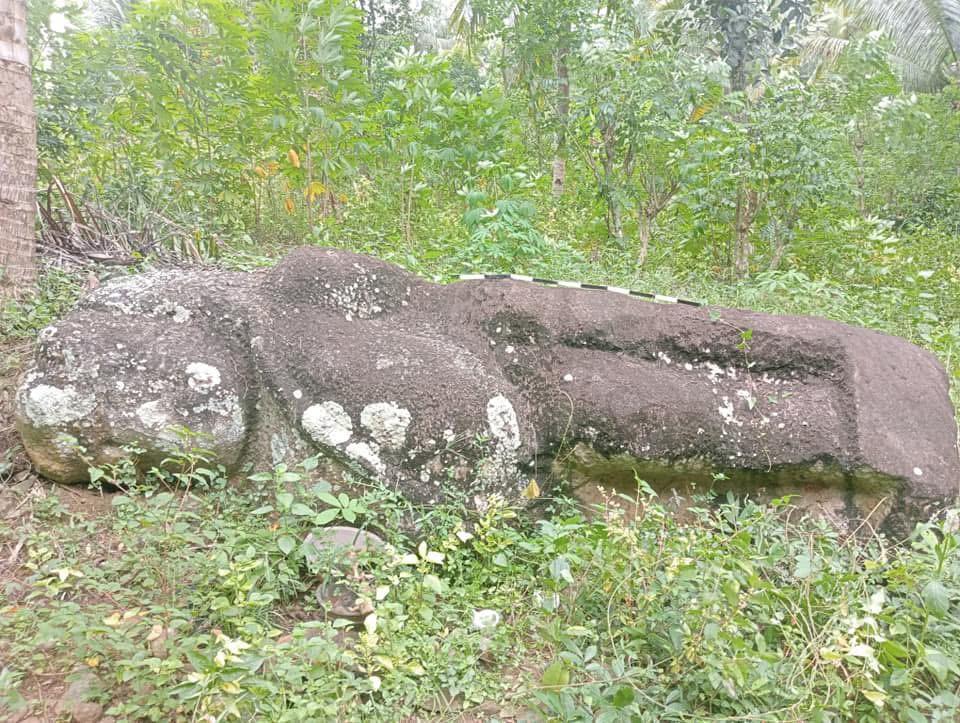 Arca terguling di Situs Alas Kebutan Tulungagung. (FACEBOOK WIJATMOKO AP)
