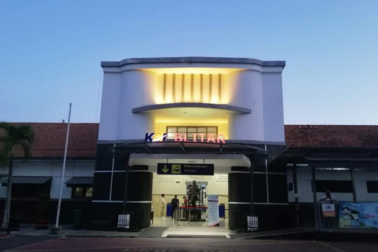 Stasiun Blitar yang menjadi stasiun utama d Blitar Raya. (FACEBOOK DARDIRI DARDAK)