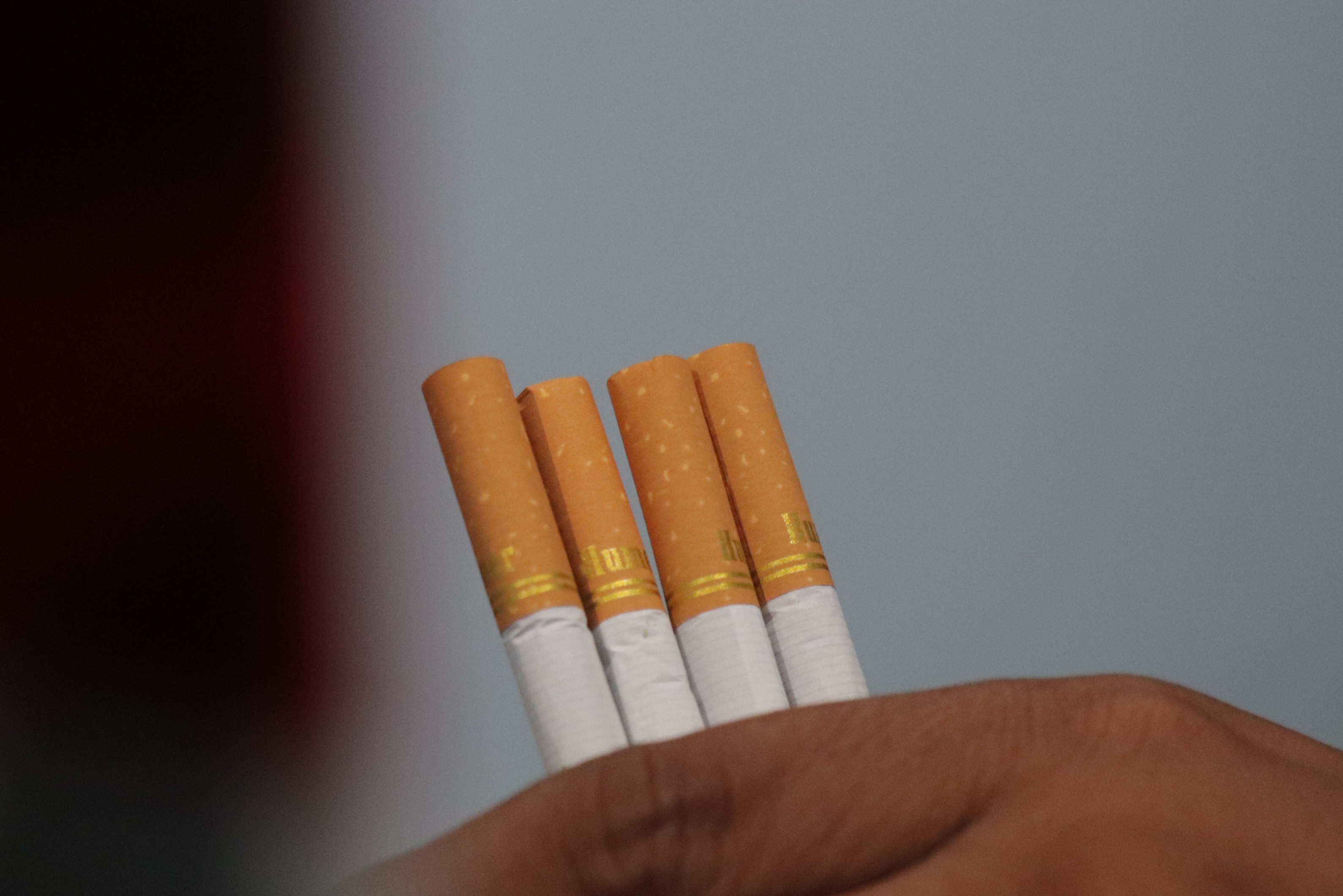 Ilustrasi rokok ilegal tanpa pita cukai