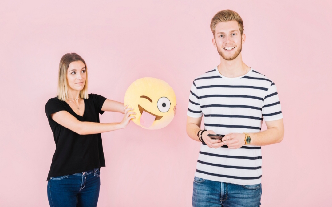 Cewek tertarik tapi gengsi (freepik.com)