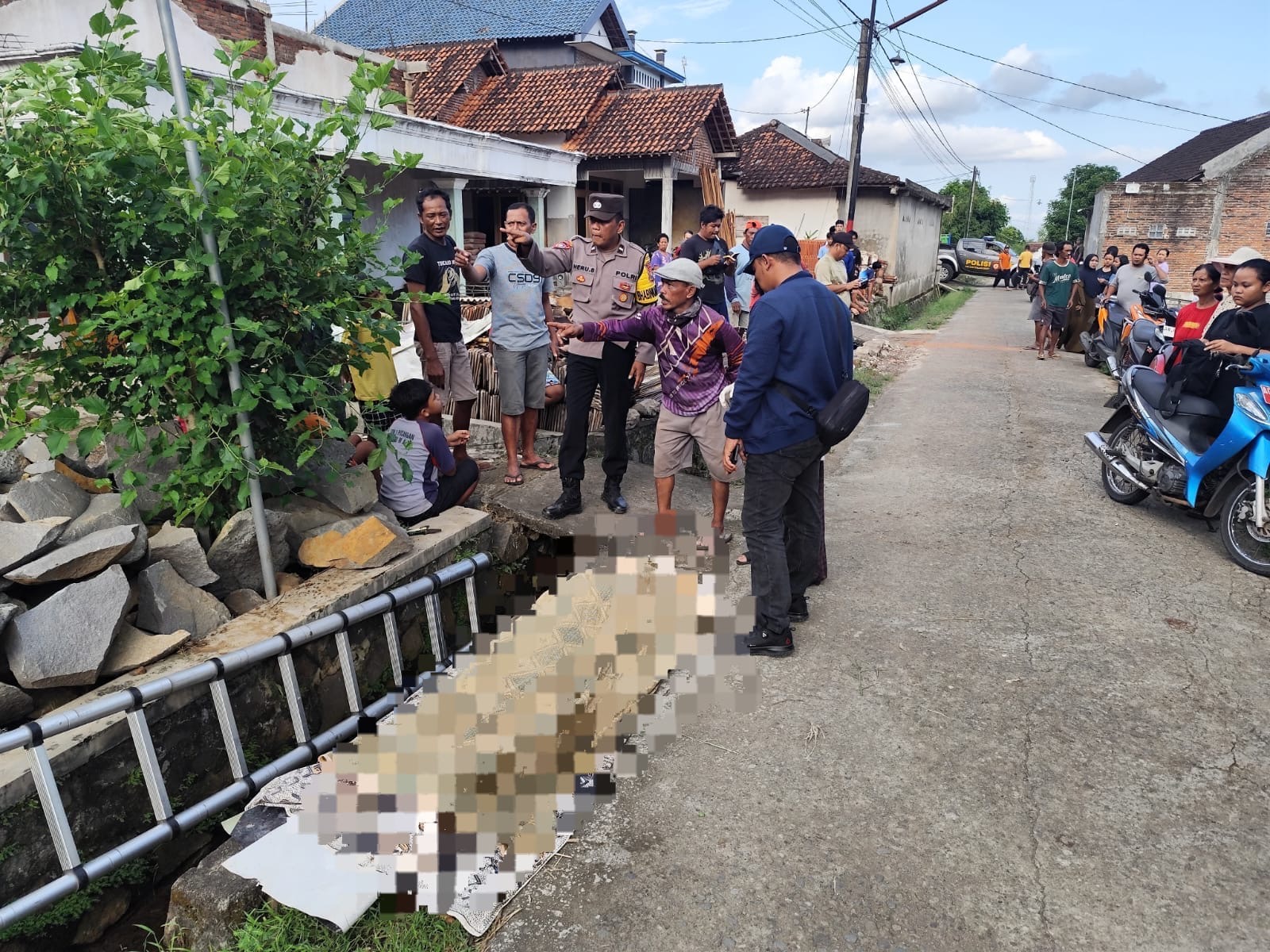 Petugas wifi di Tulungagung tewas terpeleset tangga saat bertugas