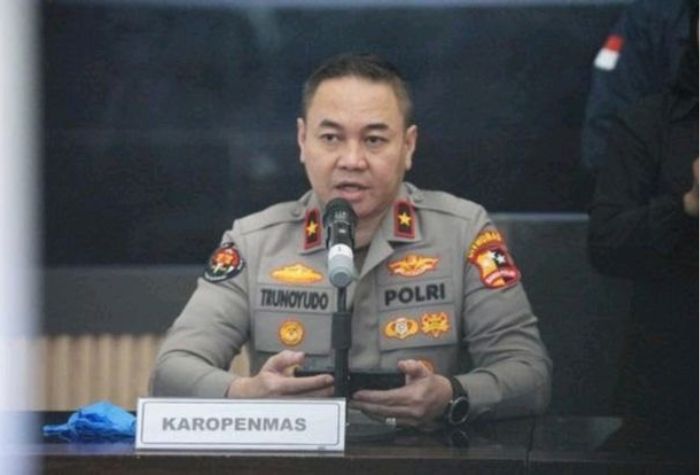 Mahasiswi ITB diduga membuat dan menyebar meme Jokowi dan Prabowo sedang berciuman diamankan petugas