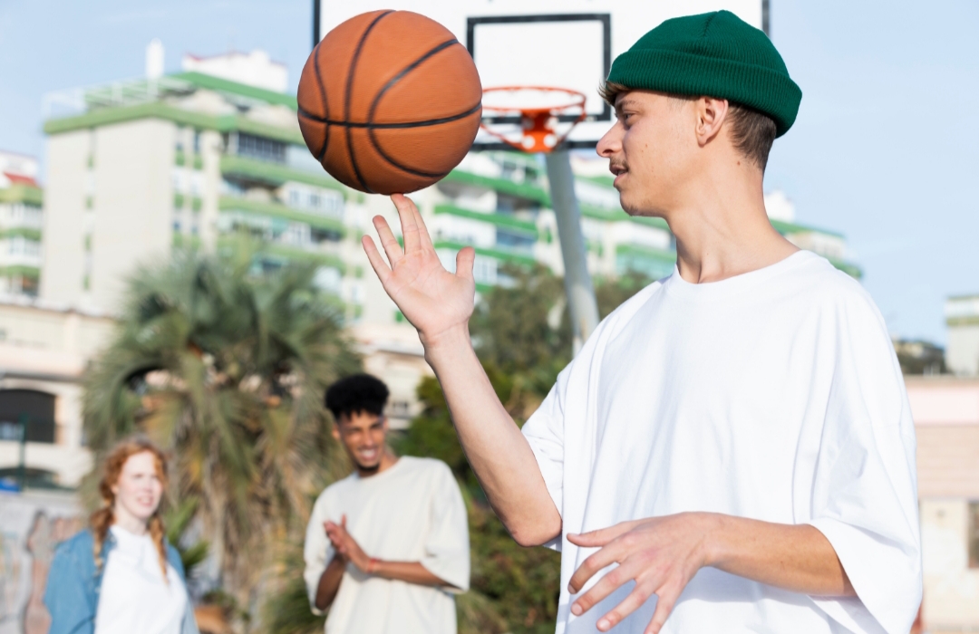 Ilustrasi pemain basket (freepik.com)