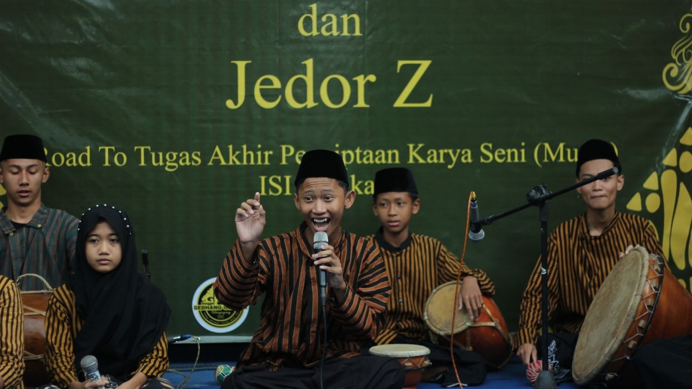 Jedor merupakan salah satu seni musik tradisional di Tulungagung.