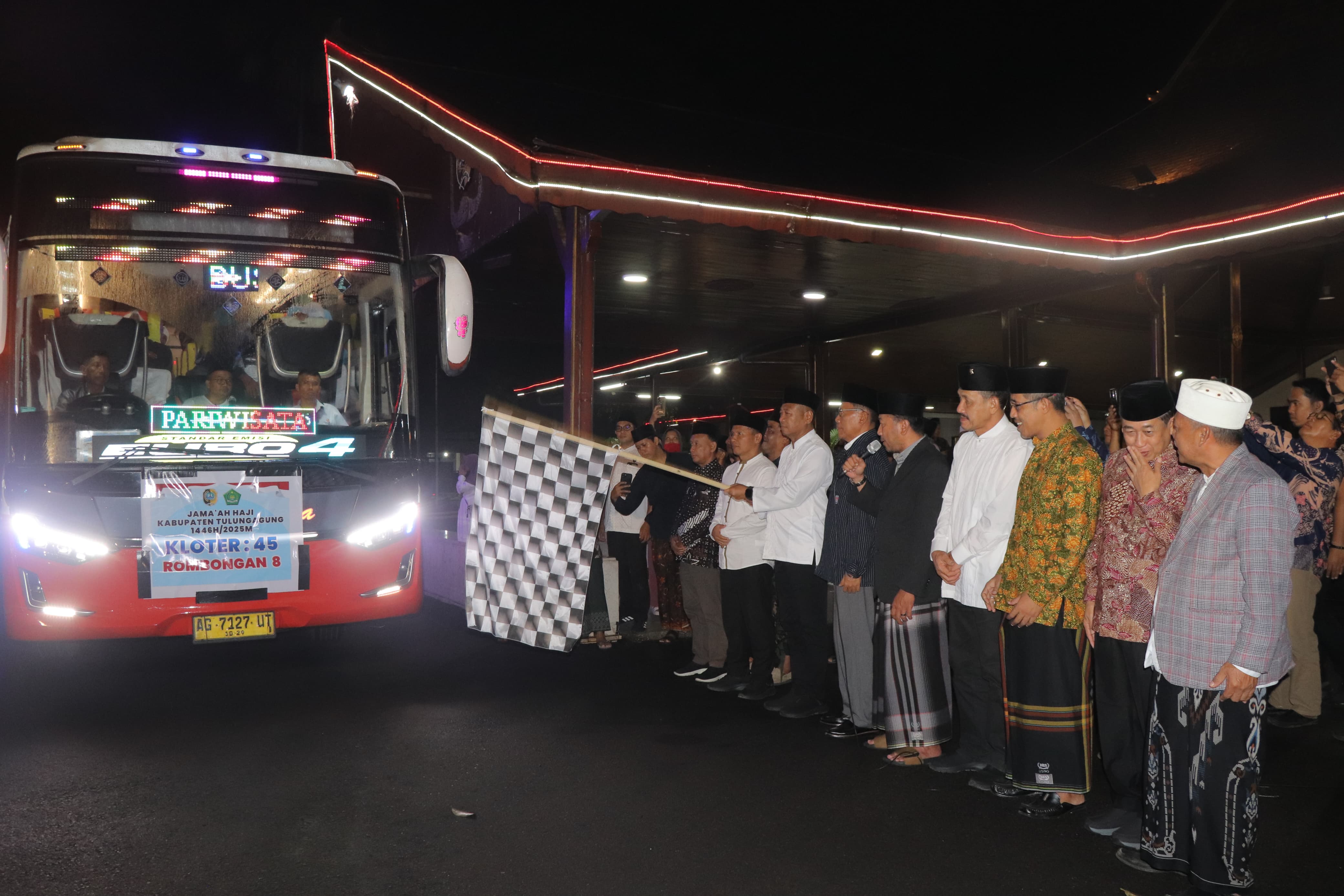 Pemberangkatan jemaah kloter 45 dan 46 dari Tulungagung