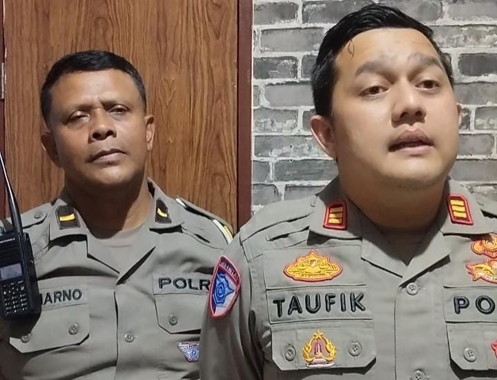 Kasatlantas Polres Tulungagung, AKP Taufik Nabila saat membeberkan kronologi sebenarnya dari vidio viral polisi tabrak pengendara motor.