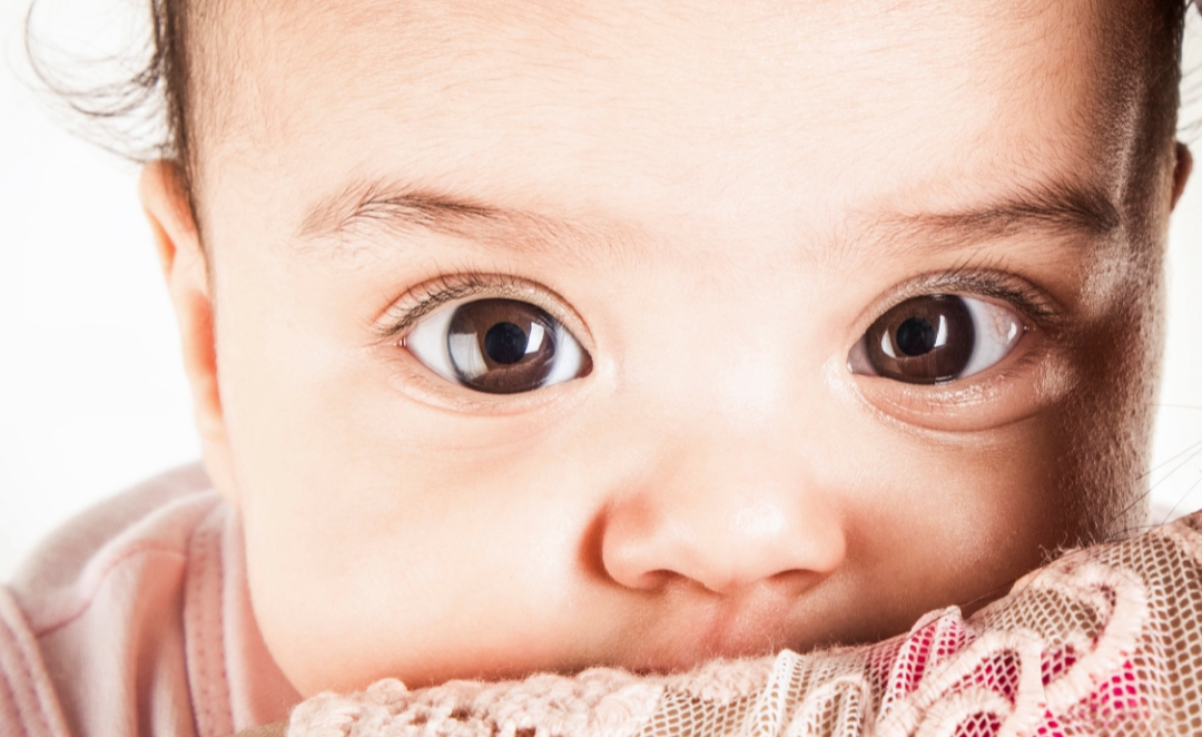 perkembangan penglihatan bayi @azerbaizan_stockers (freepik.com)