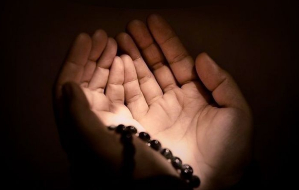 berdoa kepada orang yang sudah meninggalkan kita @haaly noor (pinterest.com)